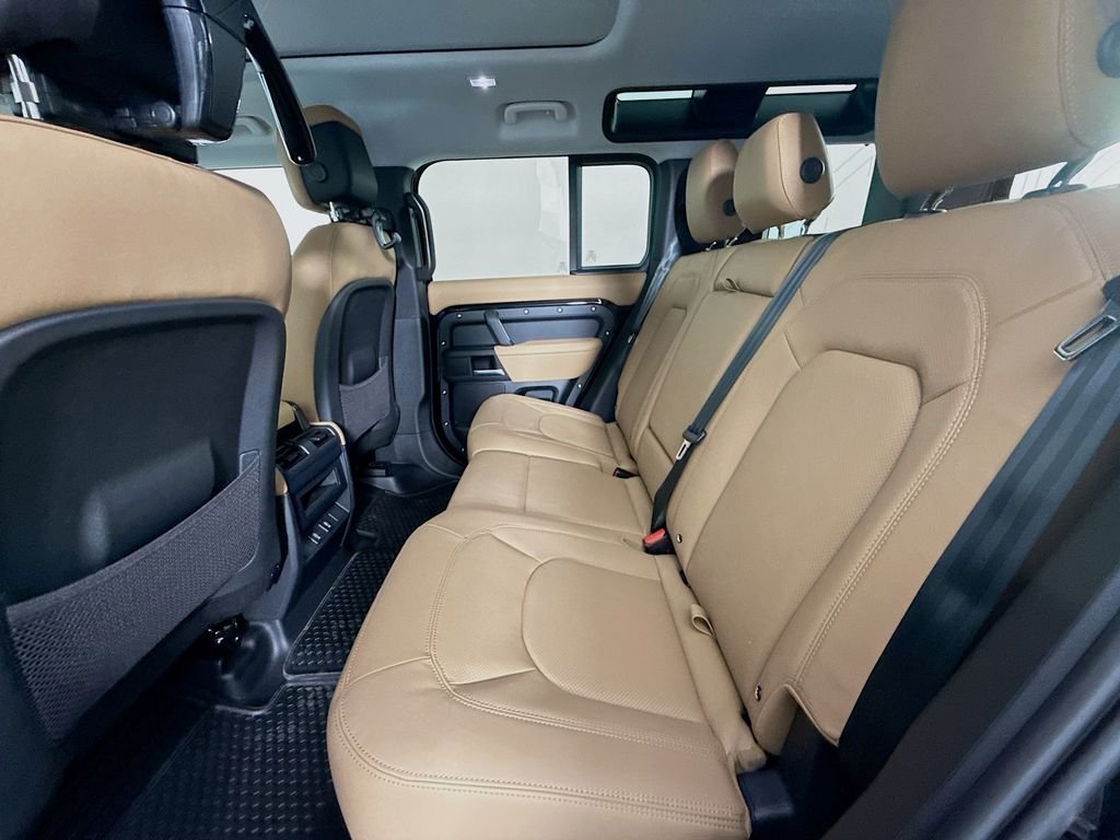 New 2026 Santorini Black Land Rover X-Dynamic SE image 20