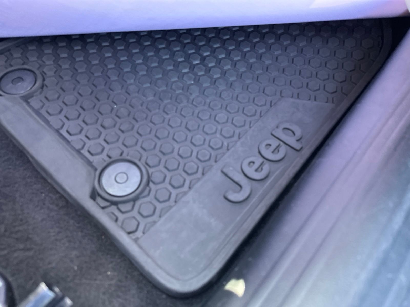 Used 2024 Silver Jeep Trailhawk image 39