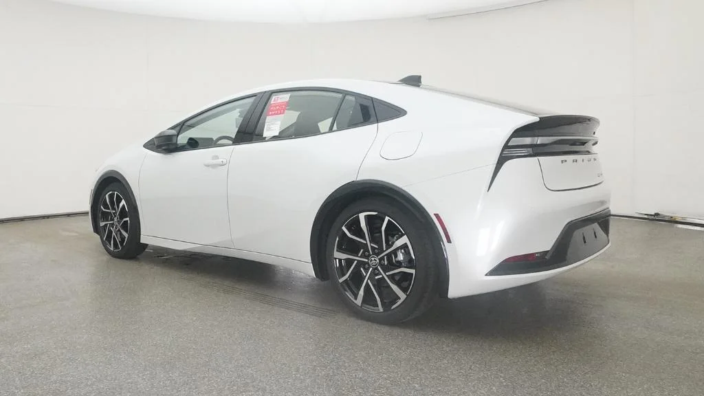 New 2026 Wind Chill Pearl Toyota XSE Premium image 27