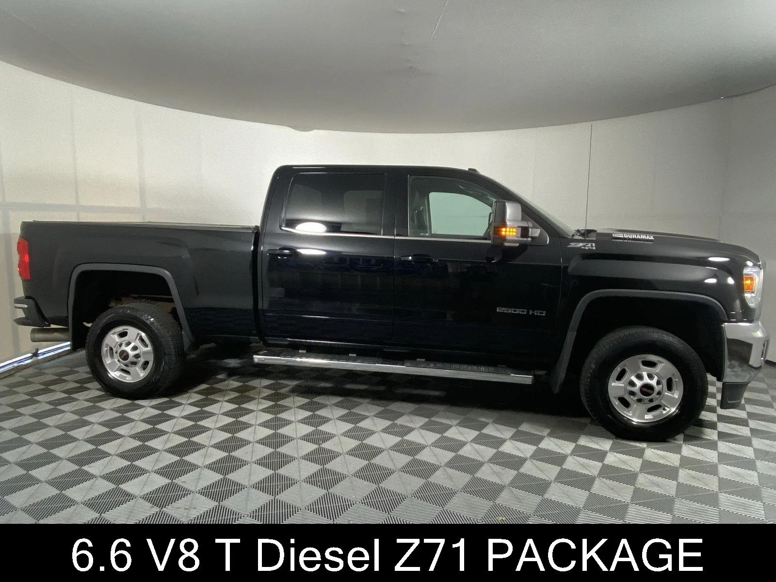 Used 2019 Onyx Black GMC SLE image 3