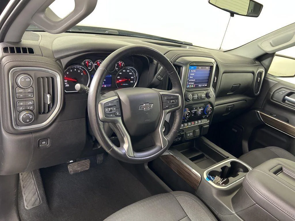 Used 2022 Black Chevrolet RST image 3
