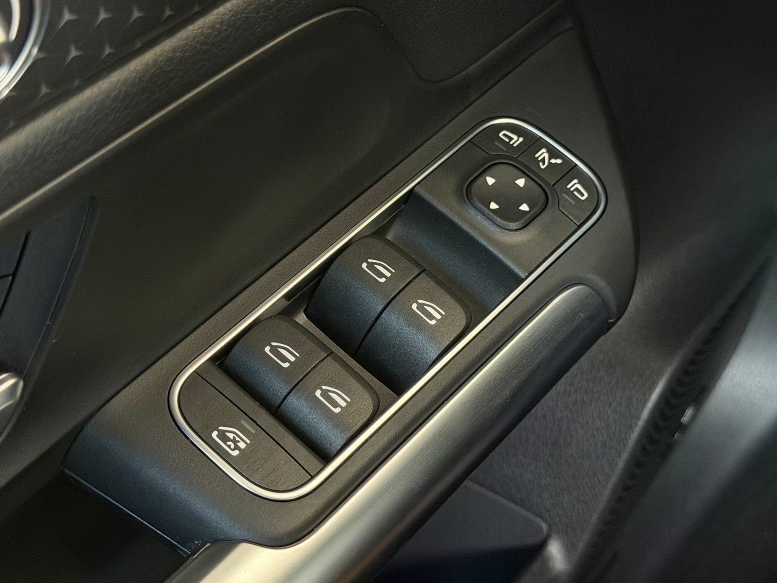 New 2026 Polar White Mercedes-Benz GLA 250 image 19