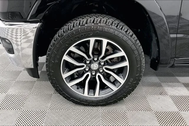 Used 2025 Diamond Black Crystal Pearlcoat Ram Limited image 10