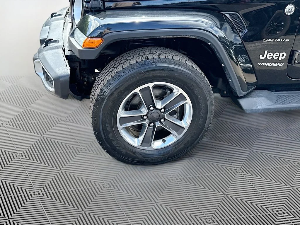 Used 2022 Black Jeep Unlimited Sahara image 35