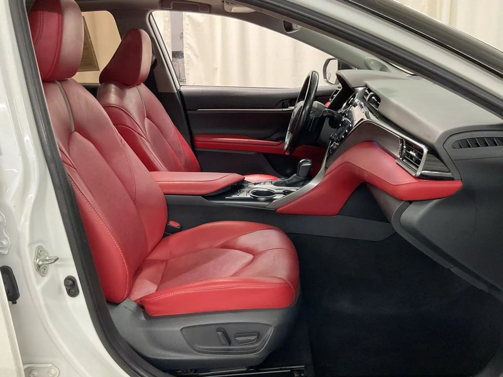 Used 2020 Midnight Black Metallic Toyota XSE image 27