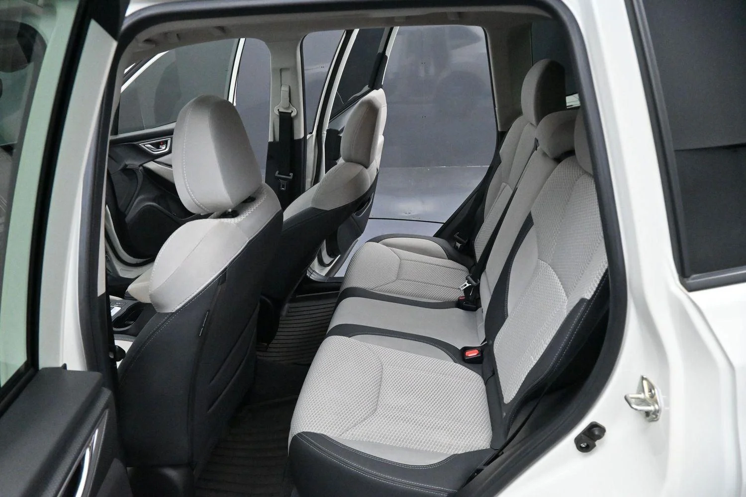 Used 2021 Crystal White Pearl Subaru Premium image 33