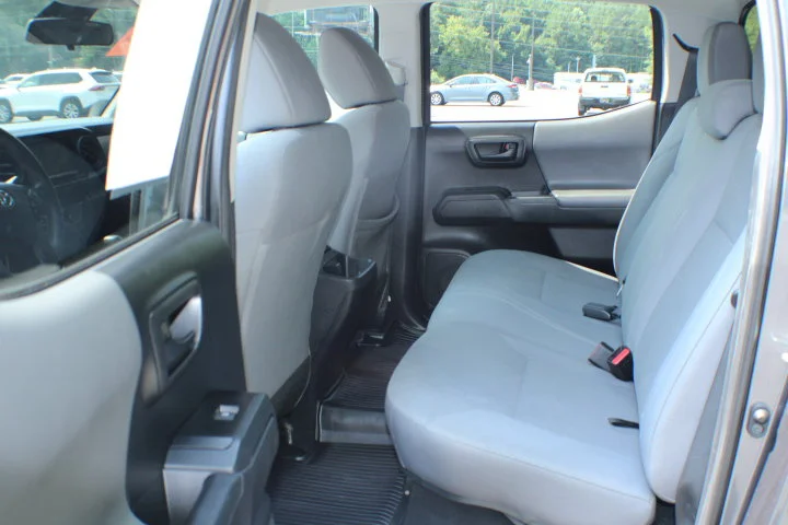Used 2019 Red Toyota  image 13
