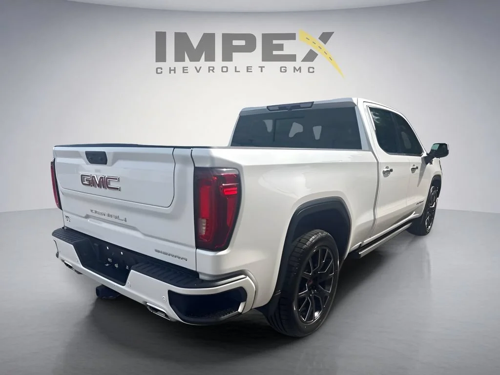 Used 2022 WHITE FROST TRICOAT GMC Denali image 5