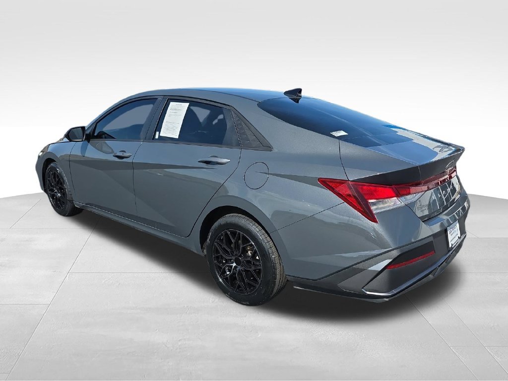 Used 2024 Gray Hyundai SEL image 3