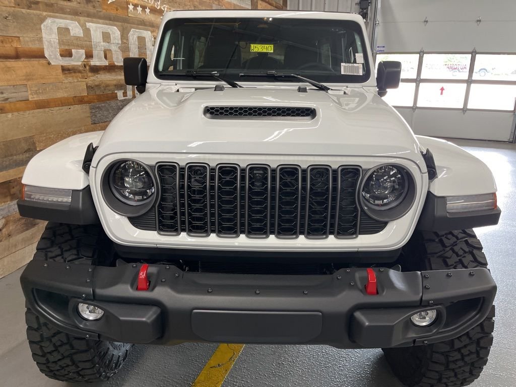New 2026 Bright White Clear-Coat Exterior Paint Jeep Rubicon X image 8