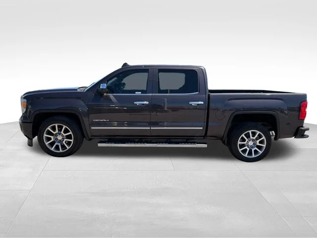 Used 2015 Silver GMC Denali image 4
