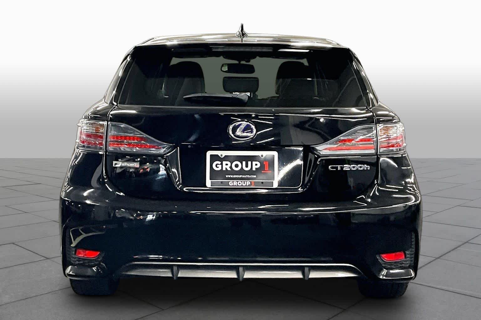 Used 2017 Obsidian Lexus  image 4
