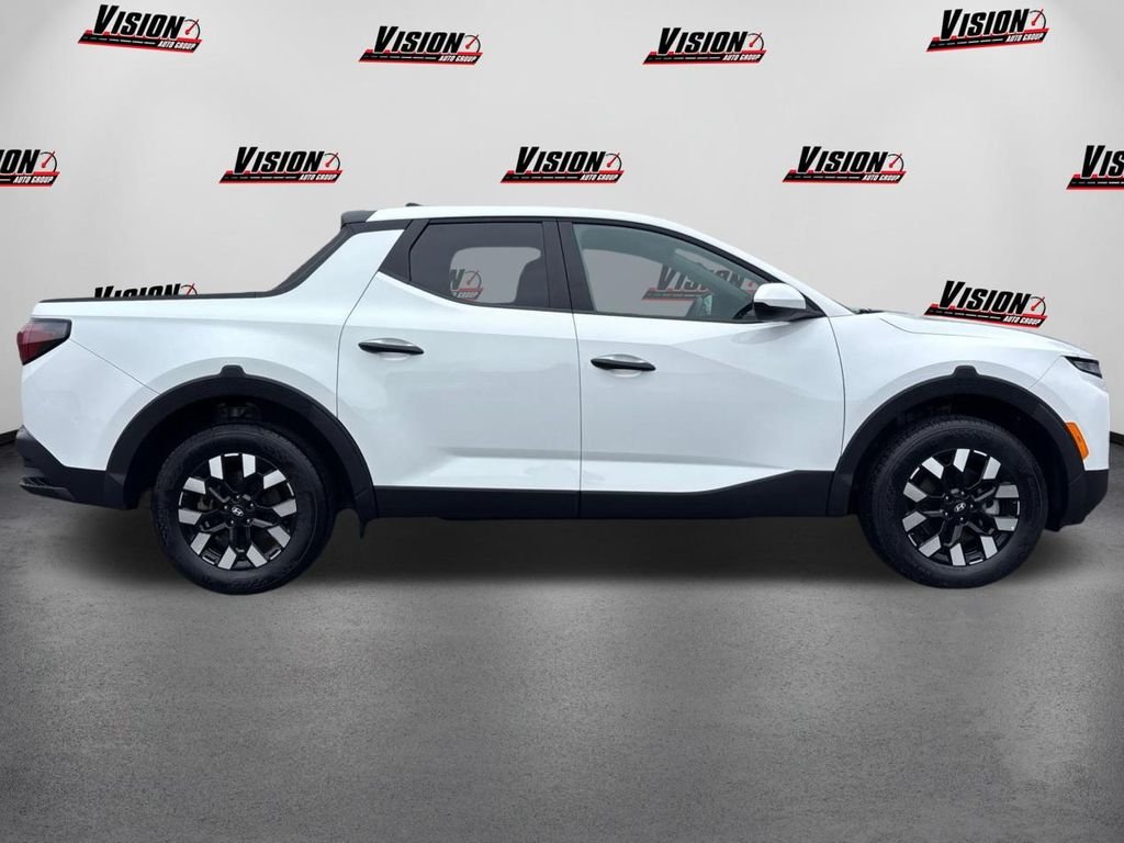 2025 Hyundai Santa Cruz SE - Photo 4