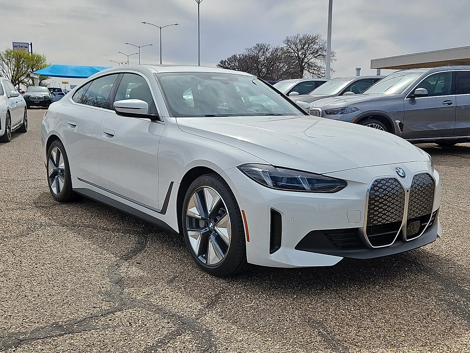 New 2026 Alpine White BMW xDrive40 All-Wheel Drive Gran image 4
