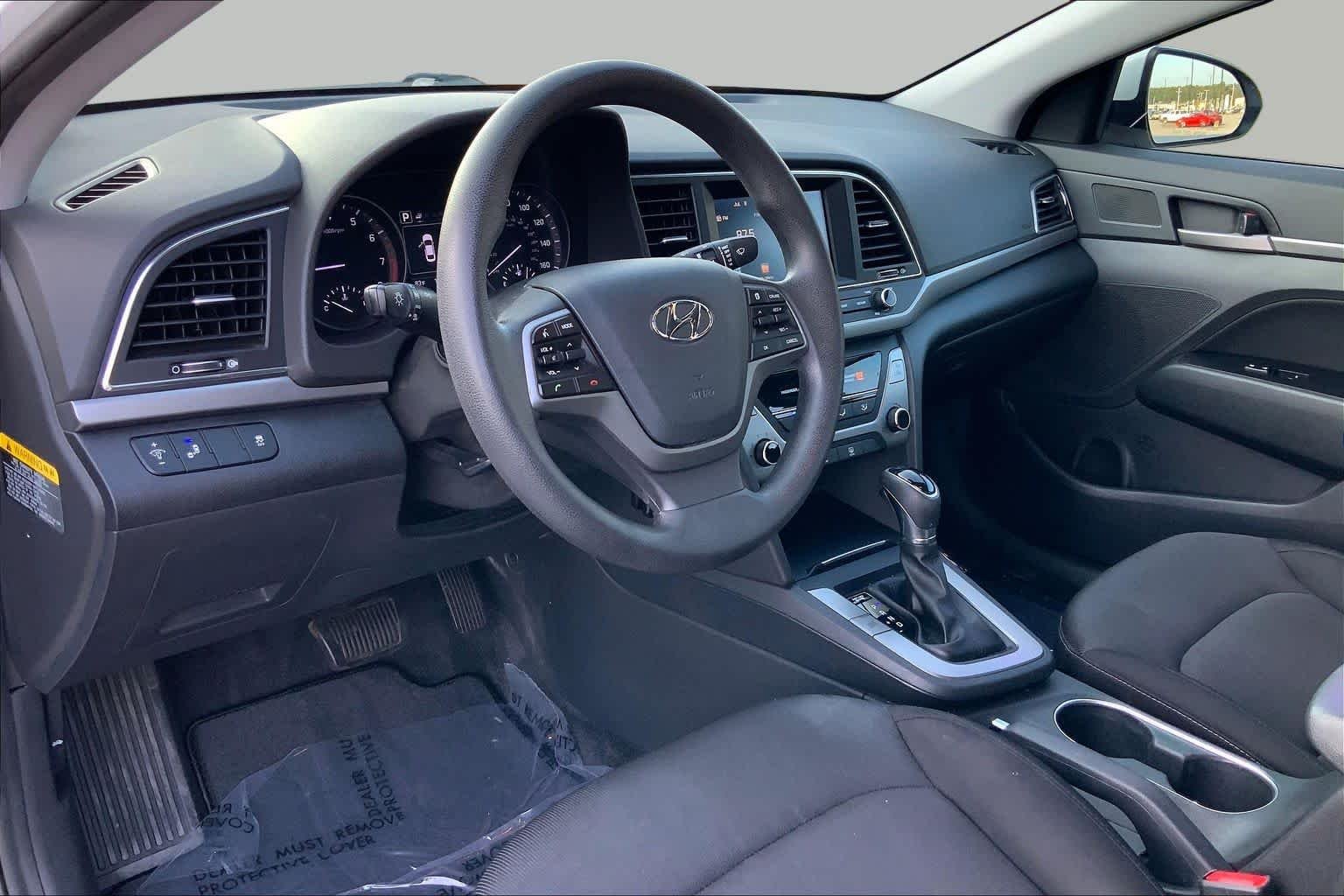 Used 2018 Quartz White Pearl Hyundai SEL image 16
