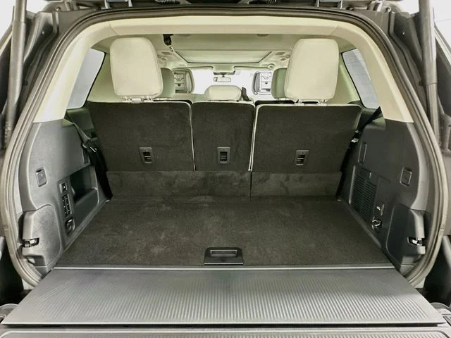 New 2027 Gray Ford Platinum image 26