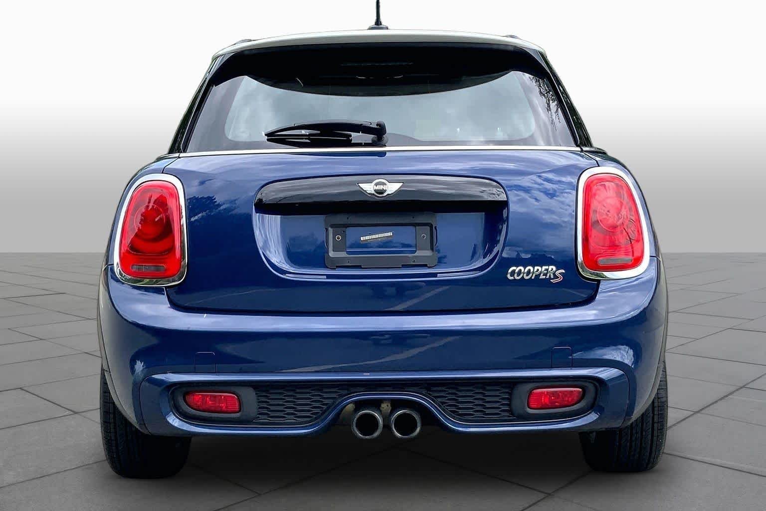 Pre-Owned 2016 MINI Hardtop 4 Door S