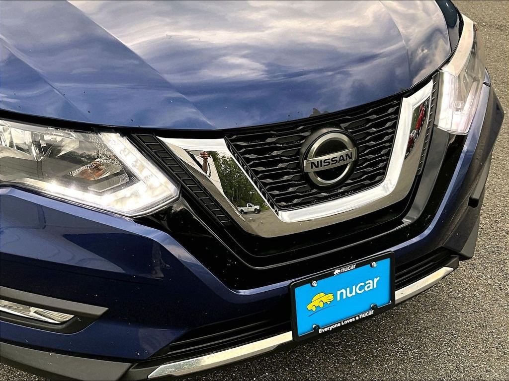 Used 2019 Caspian Blue Metallic Nissan SV image 29