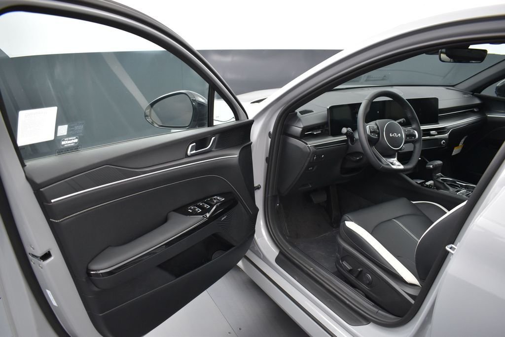 New 2026 Wolf Gray Kia GT-Line FWD image 5