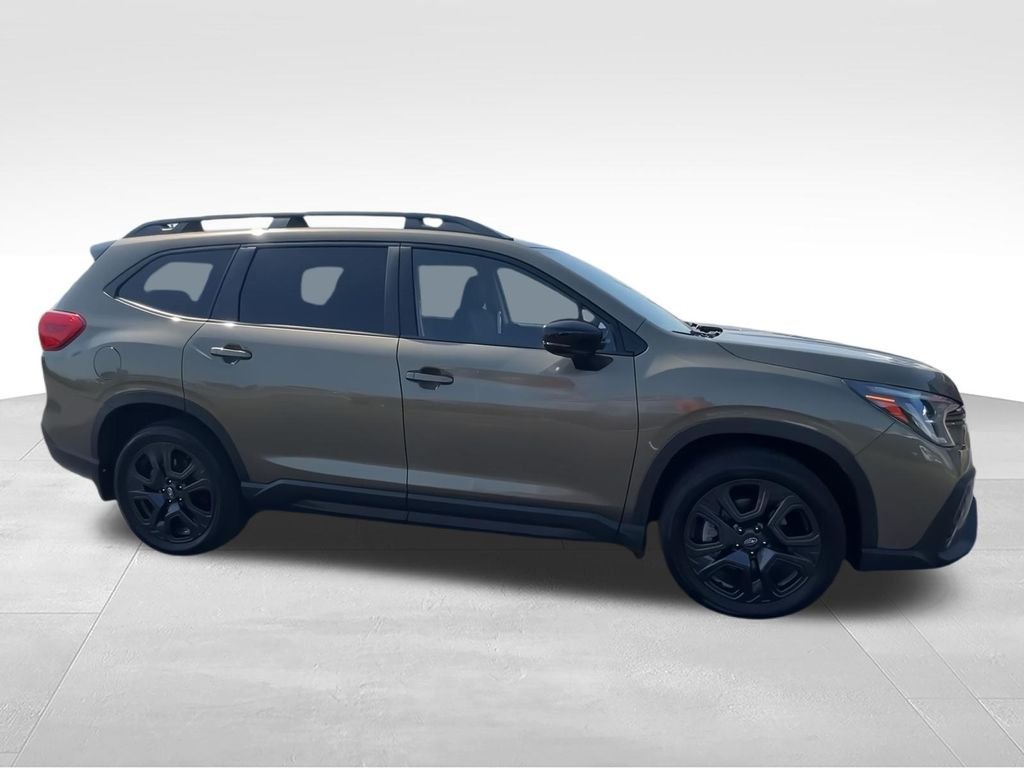 Used 2025 Brown Subaru Onyx Edition image 9
