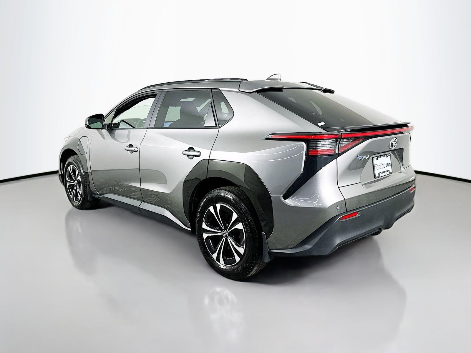 Used 2023 Heavy Metal Toyota XLE image 5