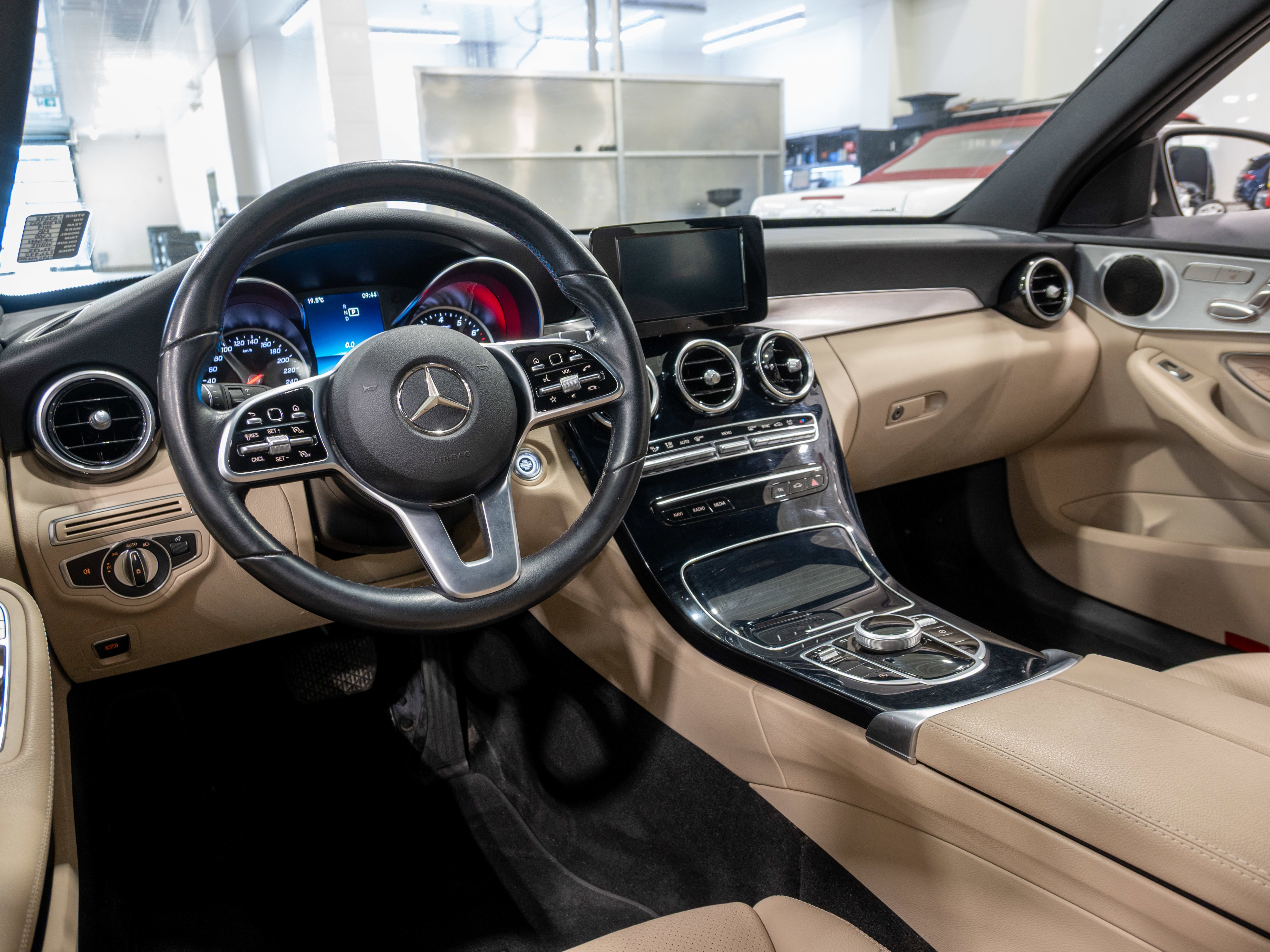 Used 2019 Polar White Mercedes-Benz C 300 image 8