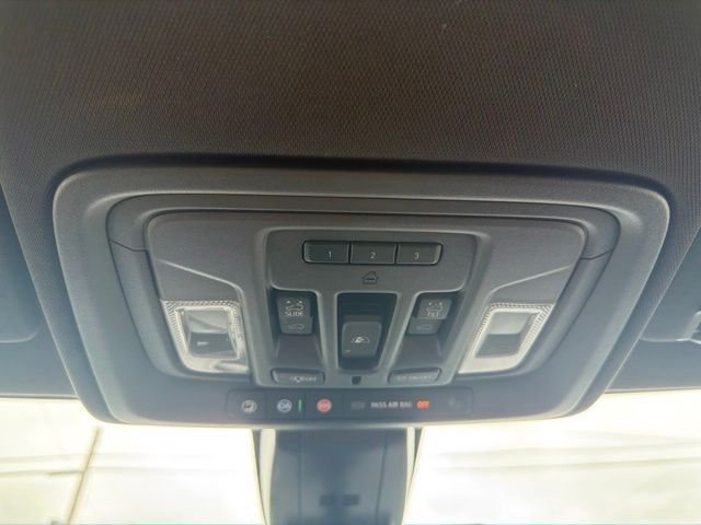 Used 2021 Blue GMC AT4 image 31