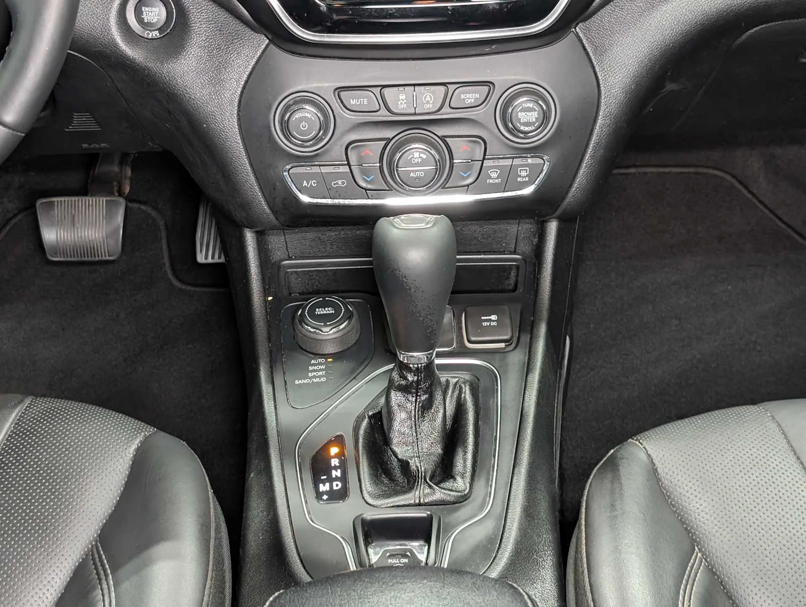 Used 2019 Pearl White Pearlcoat Jeep High Altitude image 19