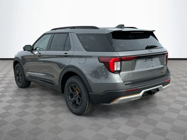 New 2026 Gray Metallic Ford Tremor image 4