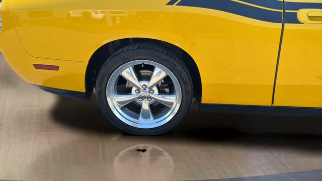 Used 2010 Yellow Dodge R/T image 26