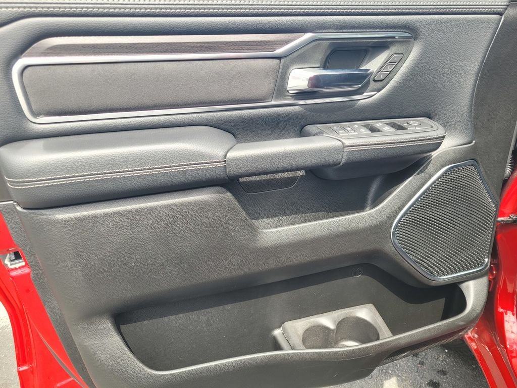 New 2026 Molten Red Pearl-Coat Exterior Paint RAM Laramie image 8
