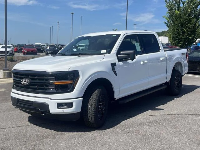New 2026 Oxford White Ford XLT image 16