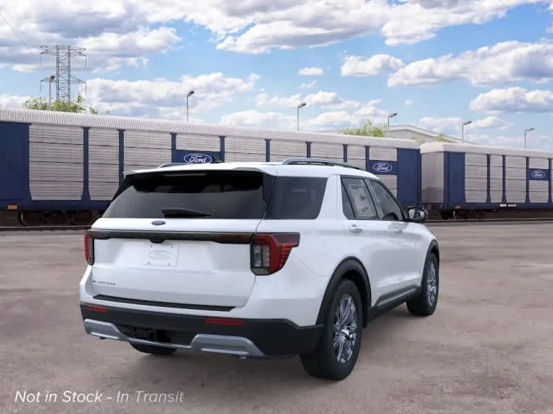 New 2026 Star White Metallic Tri-Coat Ford Platinum™ image 8