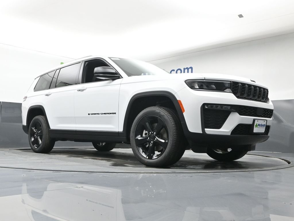New 2026 Bright White Clear-Coat Exterior Paint Jeep Limited image 28