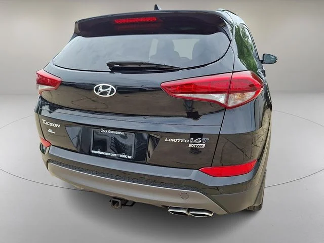 Used 2016 Black Hyundai Limited image 10