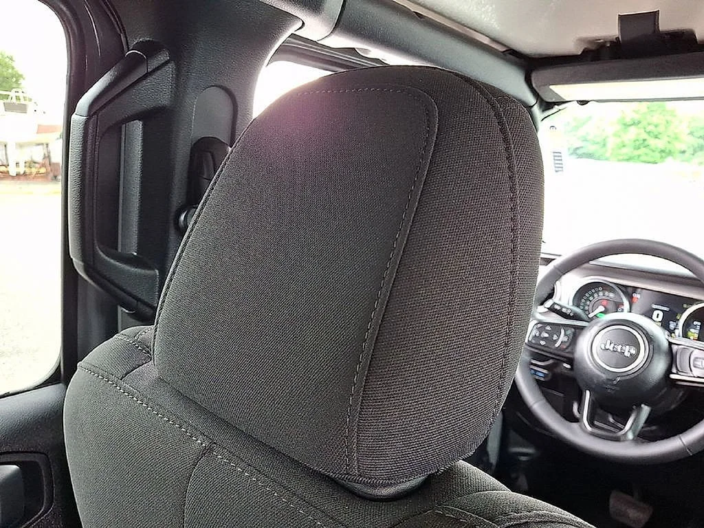 Used 2023 Gray Jeep 4x4 image 16