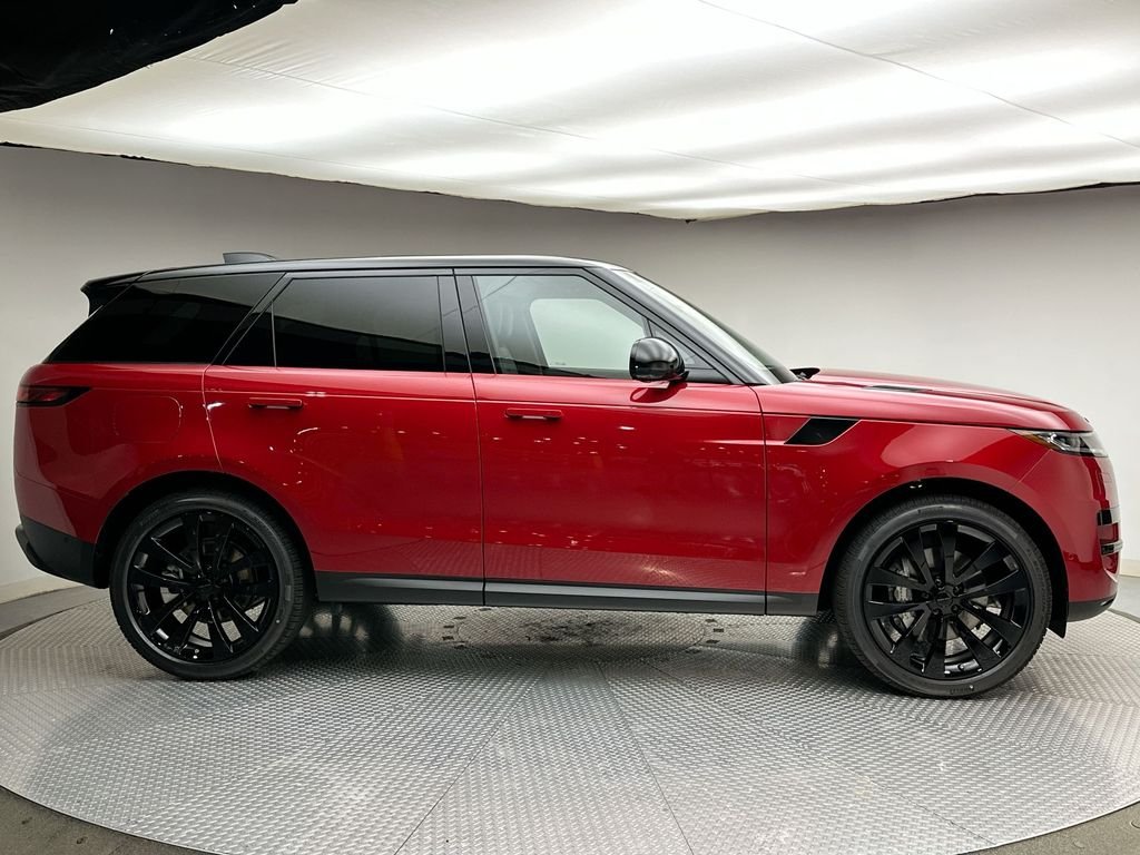 New 2026 Firenze Red Metallic Land Rover SE image 4