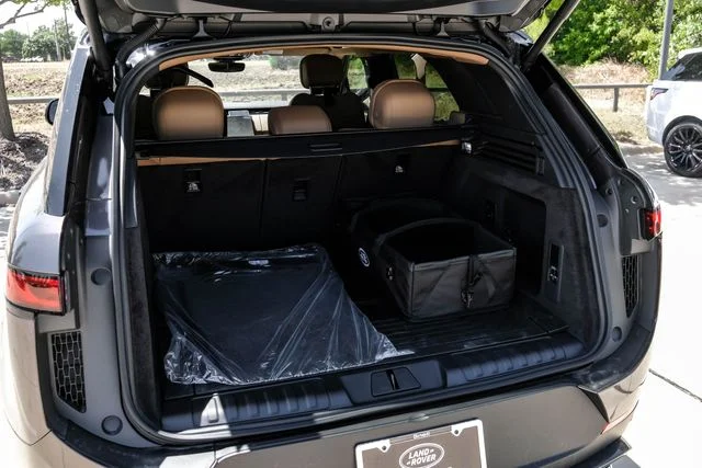 New 2026  Land Rover SE image 69