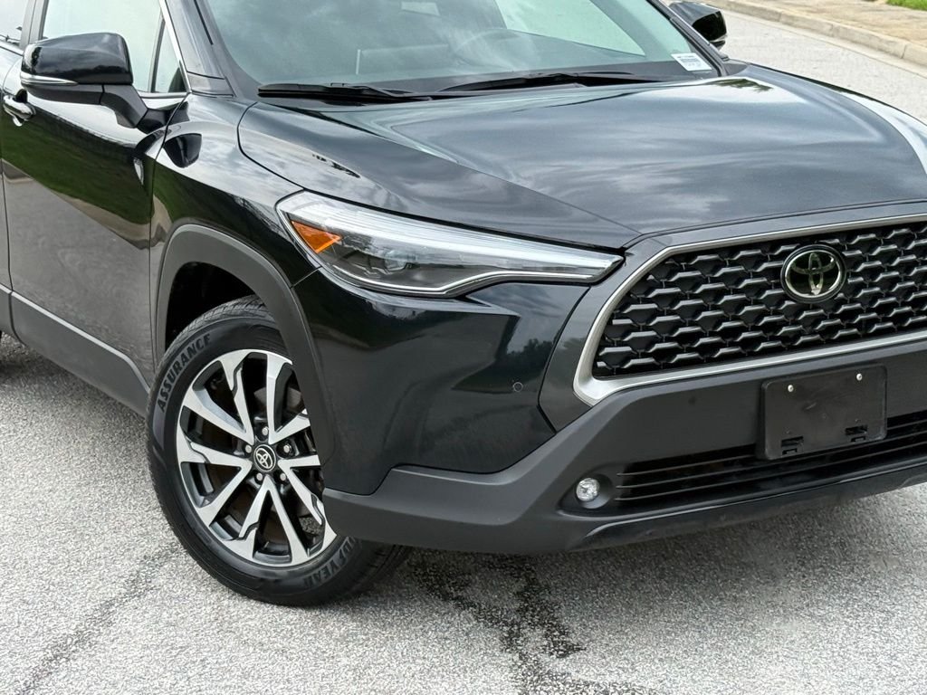 Used 2025 Black Toyota XLE image 4