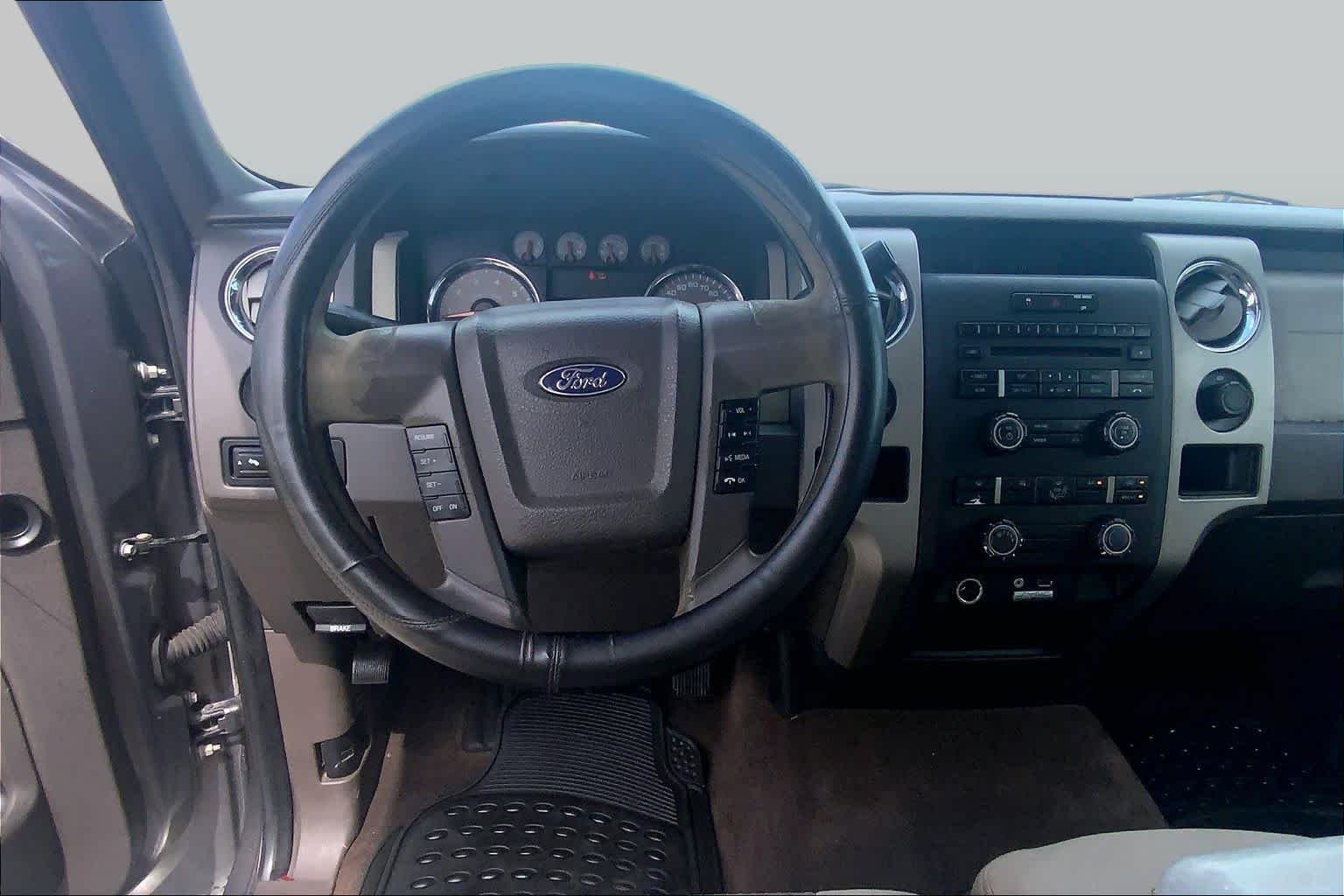 Used 2010 Sterling Grey Metallic Ford XLT image 5