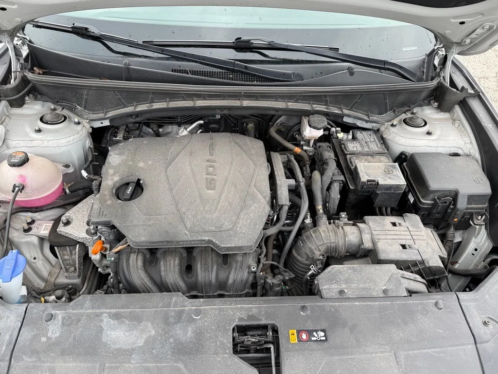 Used 2022 Silver Hyundai SEL image 25