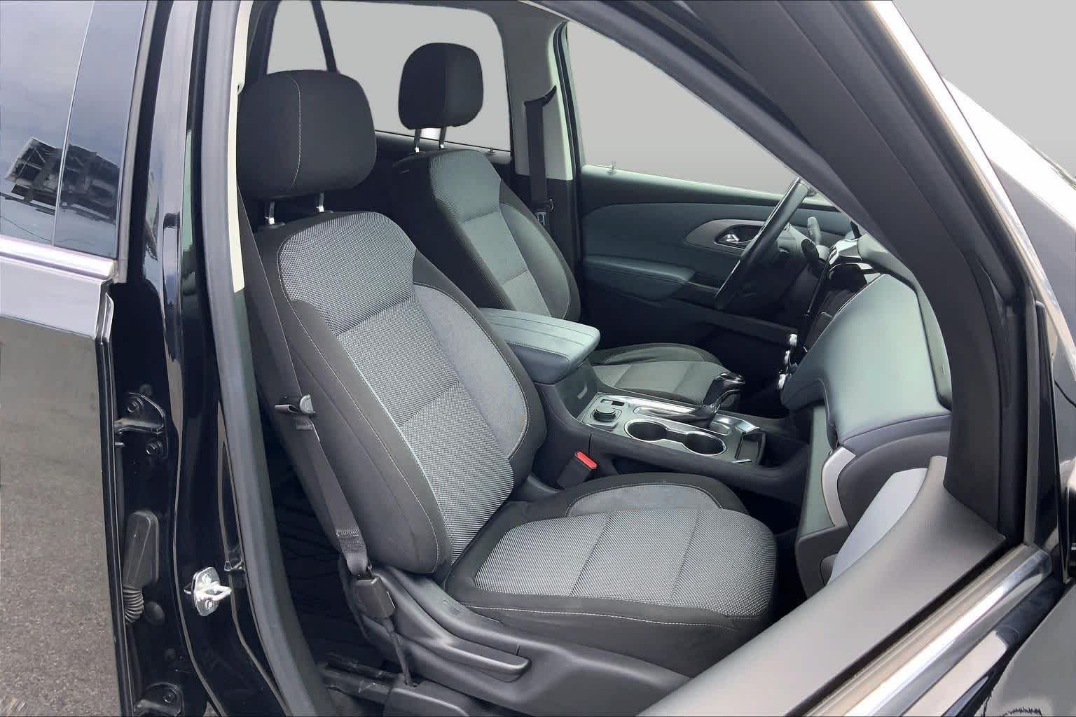 Used 2019 Mosaic Black Metallic Chevrolet LT Cloth image 9