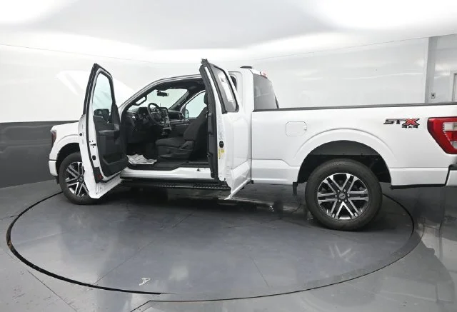Used 2023 White Ford XL image 31