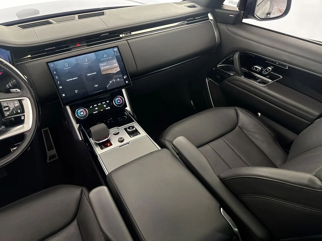Certified Used 2023 Carpathian Grey Premium Metallic Land Rover SE image 23