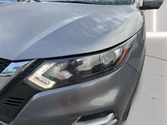 Used 2020 Gray Nissan SL image 8