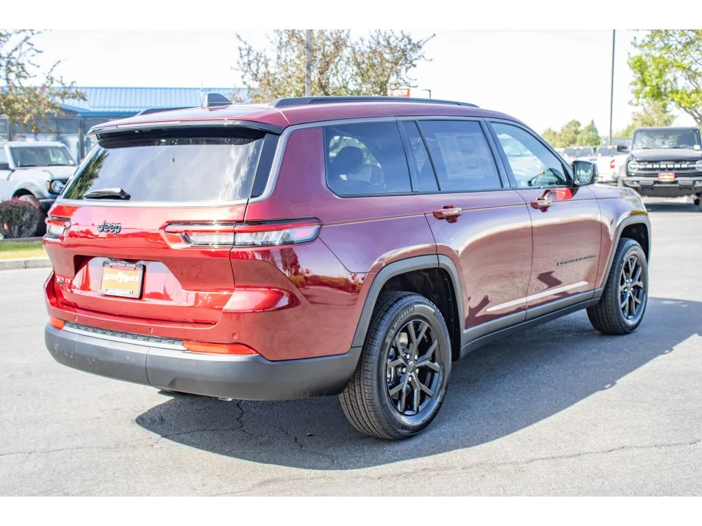 New 2026 Velvet Red Pearlcoat Jeep Laredo Altitude image 8