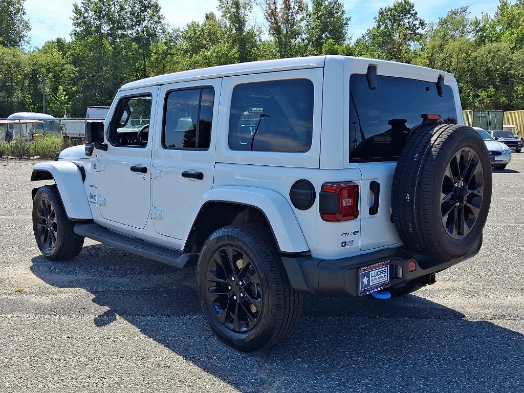 Used 2023 Bright White Clearcoat Jeep Sahara image 8