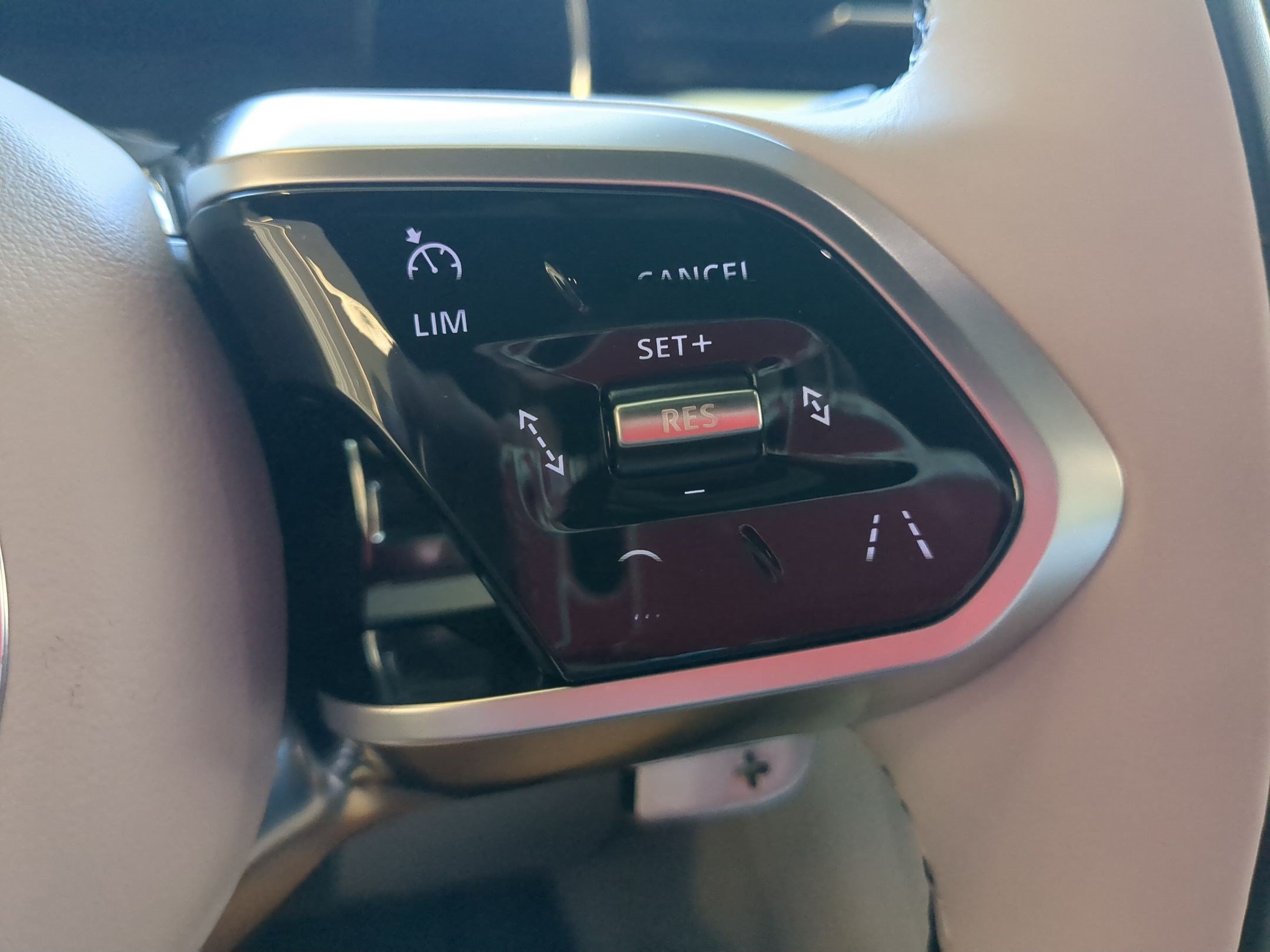 2026 Jaguar F-Pace R-Dynamic S - Photo 16