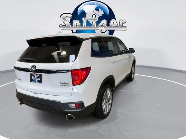 Used 2024 White Honda EX-L image 9