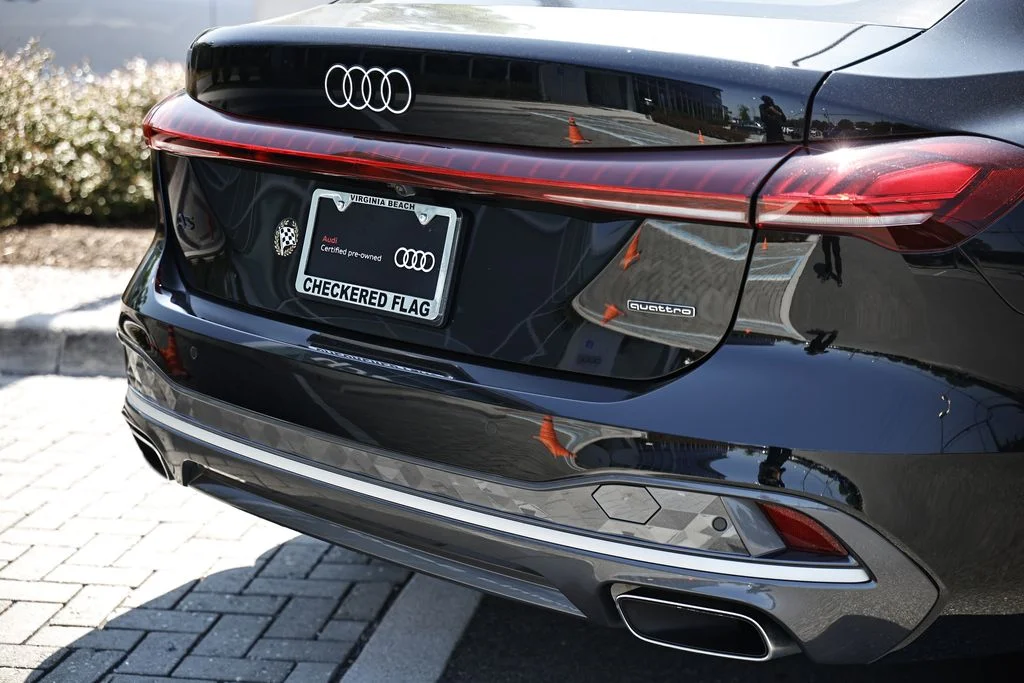 Certified Used 2025 Mythos Black Metallic Audi 2.0T Premium image 9